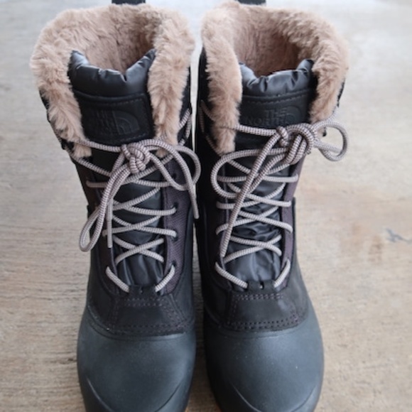 The North Face Waterproof Snow Boots - Picture 1 of 11